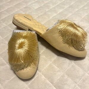 NEW- BIRDIES The SongBird Pom Pom